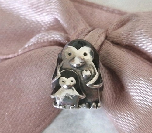 Pandora penguin family black - family,