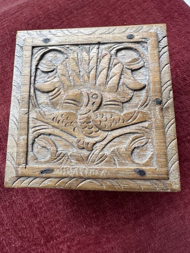 Vintage hinged wooden box - hinged,