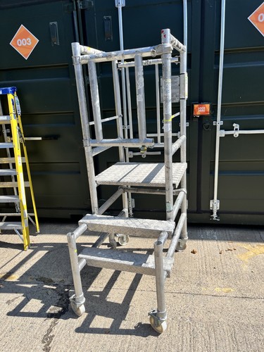 Podium steps used but - used, good