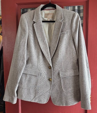 Banana Republic Gray Button
