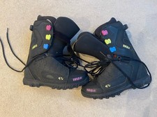 32 Women’s Snowboard Boots Size 7.5 UK Excellent Condition