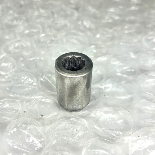 Mans wheel nut - le,