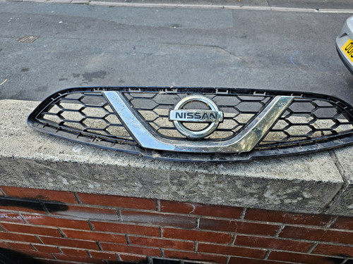 Nissan qashqai front - nissan, grill