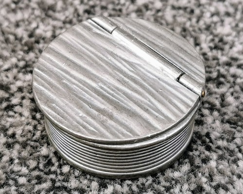 Pewter snuff box pill - snuff,