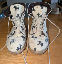 Women's Fur Lined Cat Boots Size 5