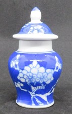 Chinese export blue on white