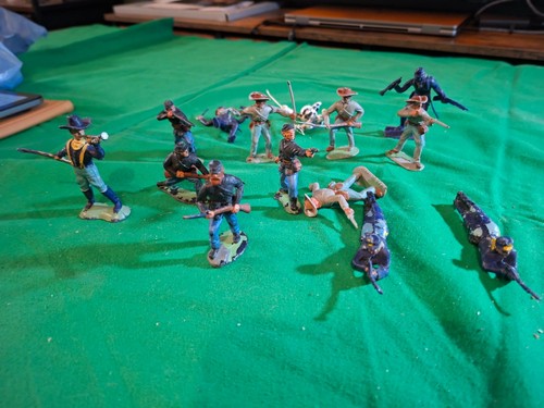 Plastic toy soldiers - plastic,