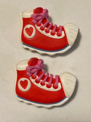 1985 hallmark pin - pals, red
