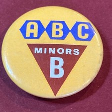 ABC MINORS CINEMA CLUB 1950s - Letter B-CHILDREN'S CLUB BADGE. 3cm - Gaunt