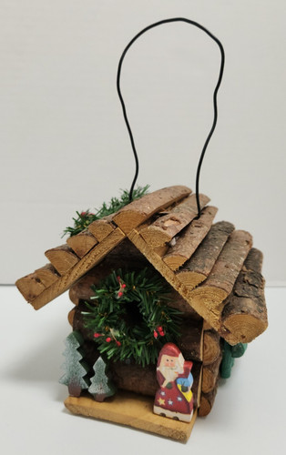 Small wood log cabin - wood, santa