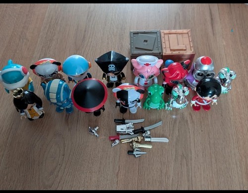 Ryan world figures - figures,