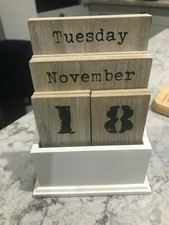 Vintage Style perpetual Wooden Block Calendar, Shabby Chic, In Great Condition
