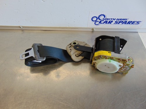 Toyota yaris seatbelt xp10 - toyota,
