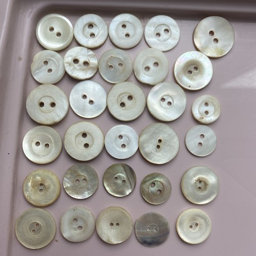Mother pearl buttons - 30,