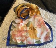 GREAT CONDITION Oscar by Oscar de la Renta - 100% Silk Pink Orange Floral Scarf