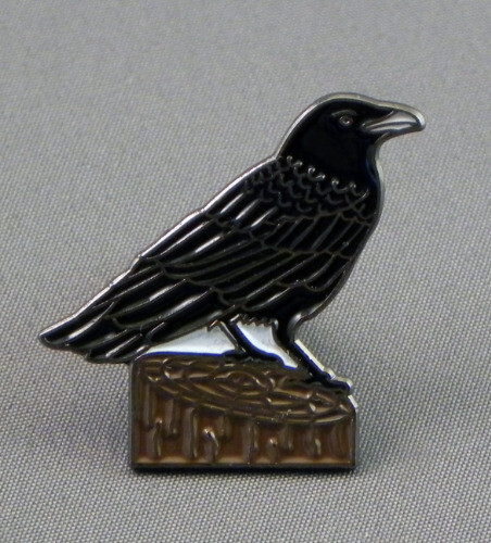 Raven bird enamel - raven, pin