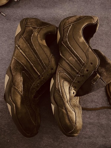 Clarks needs new - 8,