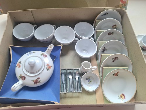 Boxed vintage childrens china - boxed,
