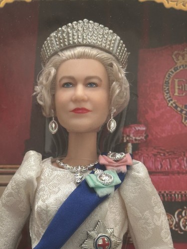 Barbie signature queen - signature,