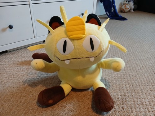 Meowth jumbo plushie hasbro - meowth,