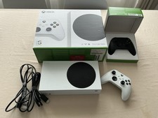 Xbox Series S CONSOLE WITH BOX AND THREE CONTROLLERS GREAT CONDITION