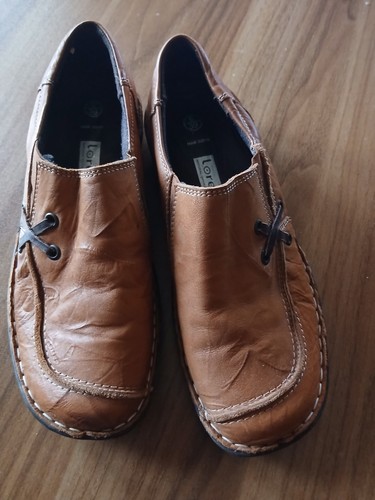 Ladies brown shoes size - , 6