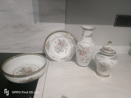 Chrysanthemum set comprising - chrysanthemum,
