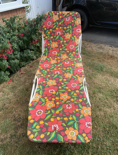Vintage 1970s floral folding