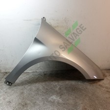 2011 MERCEDES B-CLASS Wing Right Side A1698800918