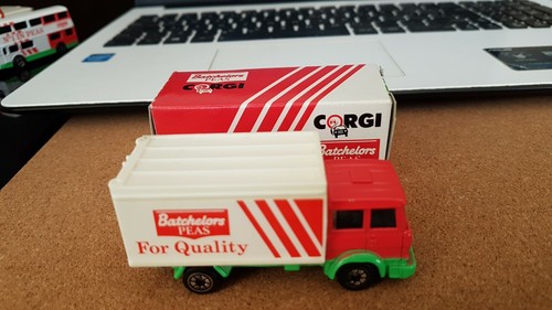 Corgi batchelors peas iveco - corgi,