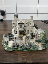 Vintage Leonardo  Winter Cottage Stunning No Box