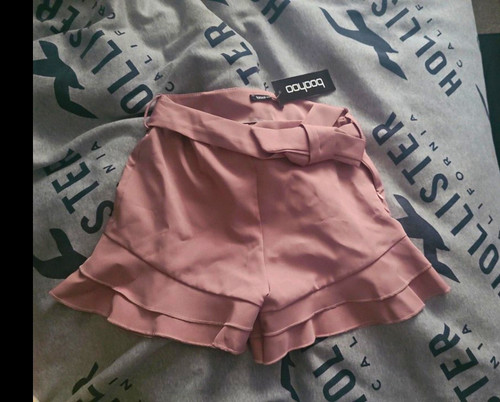 Boohoo pink belted ruffle hem - pink,