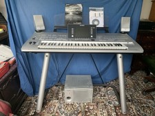 Tyros work station - 3,