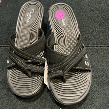 New With Tags SKECHERS Womens
