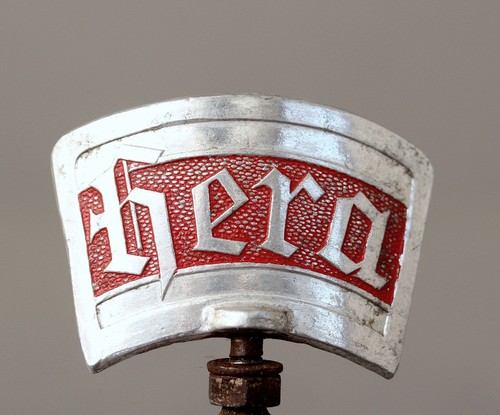 Vintage fender figure emblem - fender,