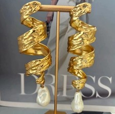 NEW Schiaparelli high-end