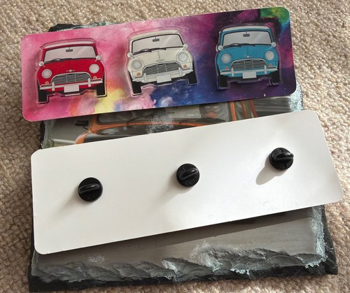 Classic mini pin badges - badges, x
