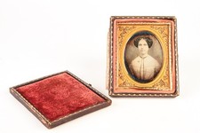 Daguerreotype - Young Lady in Fine Dress 1/9 Plate Wood Composite Union Case V29