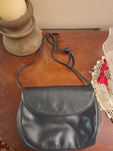 Vintage koret navy leather - koret,