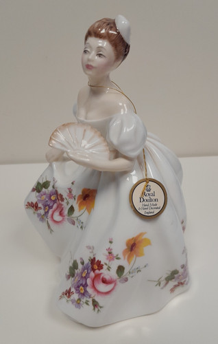 Royal doulton figurines pretty - doulton,