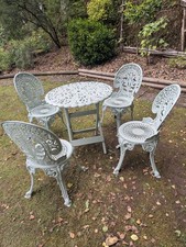 Vintage Style Ornate Cast Aluminium Garden/Patio Table & 4 Chairs