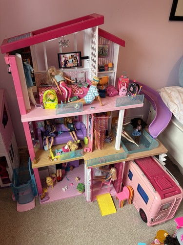 Barbie dream house - house, with