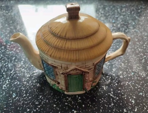 Sylvac ceramics hand painted - hand,