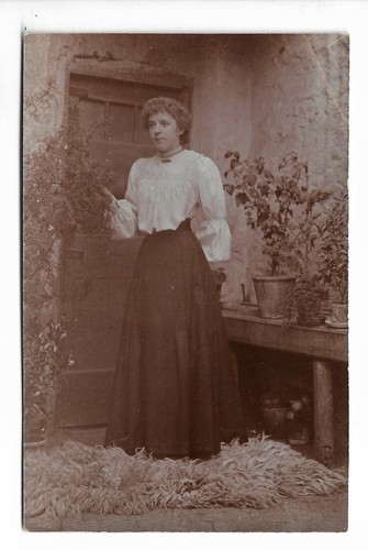 Vtg postcard picture lady - picture, of