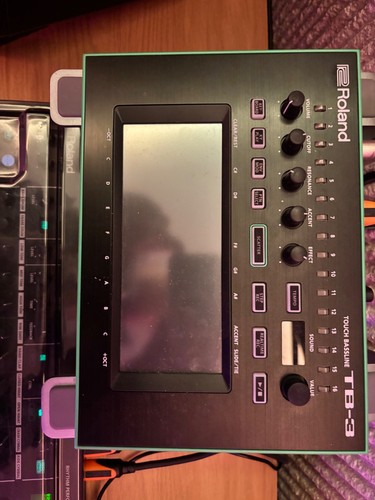 Roland touch bassline - touch,
