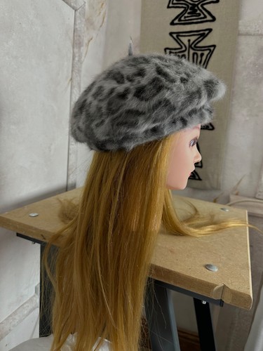 Grey leopard faux fur beret - grey,