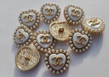 7 Chanel Buttons 23 mm White