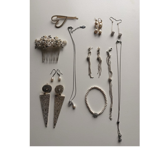 Alan hannah costume - alan, jewellery