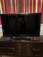 46 inches flat screen Samsung