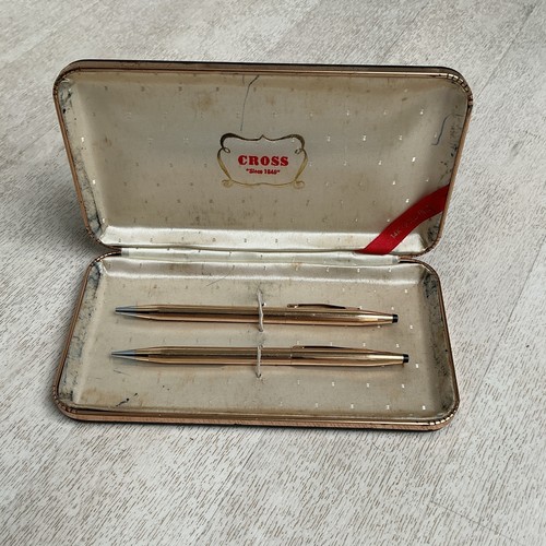 14k gold filled vintage t - gold,